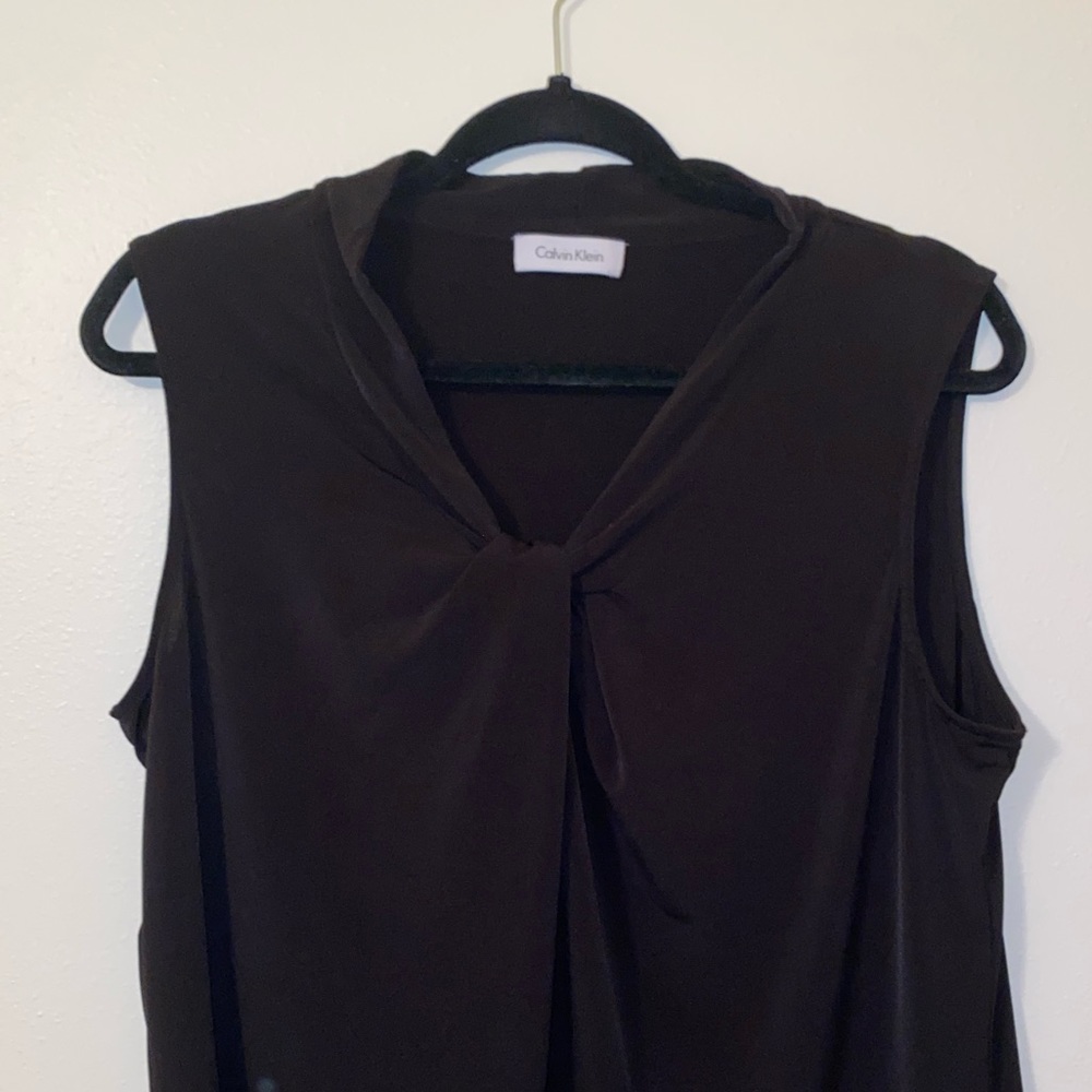 CALVIN KLEIN SLEEVELESS BLACK DRESS TOP